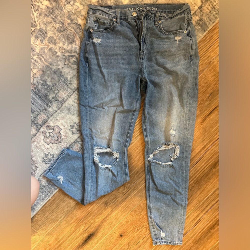 Hollister Distressed Mom Jeans Size 4 Long